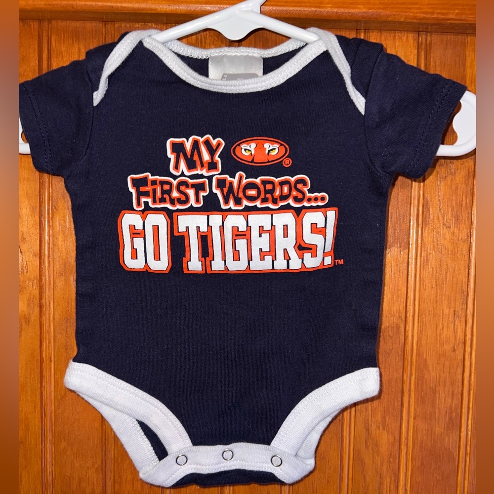 Auburn Tigers Baby Onesie Size 0/3 Months Excellent Used Condition
